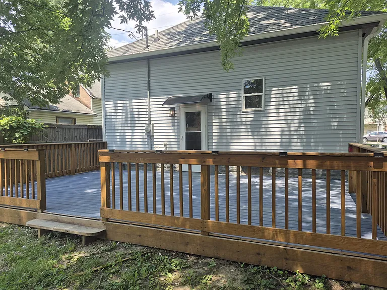 2329 Prospect St — Photo 2