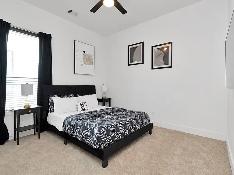 5308 Denmark St — Photo 26