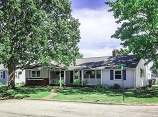 302 3rd St, Red Bud, IL 62278