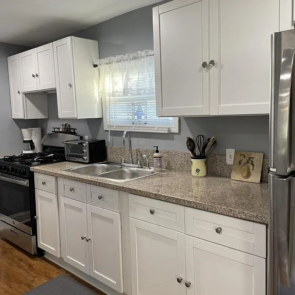 607 1/2 E Sheldon Ave — Photo 10