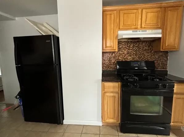 228 1st St Floor 2, Newark, NJ 07107