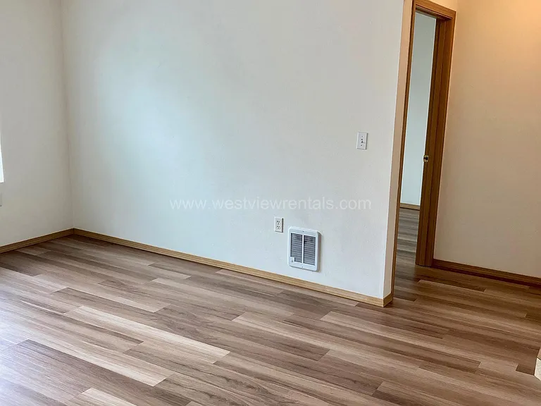 524 32nd St — Photo 87