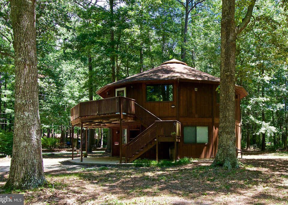 1st image of 32741 Sleepy Hollow Ln