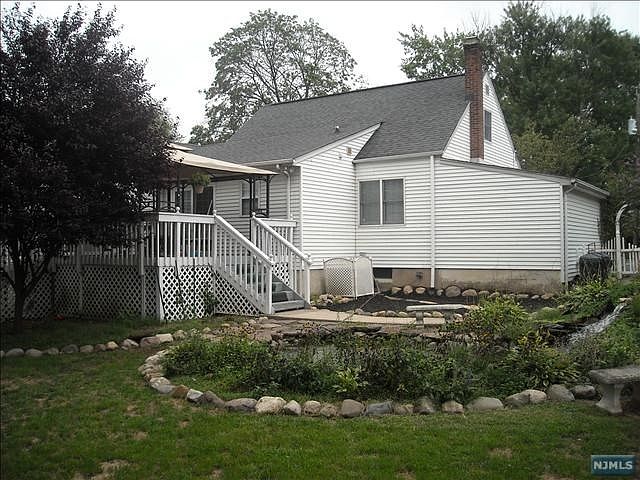 2nd image of 418 Ryeside Ave