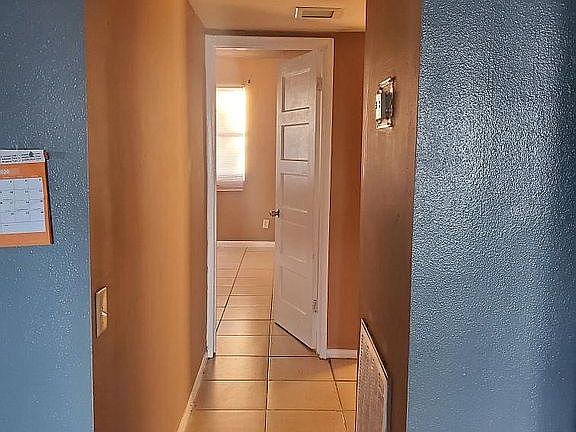 5th image of 295 E Park Ln