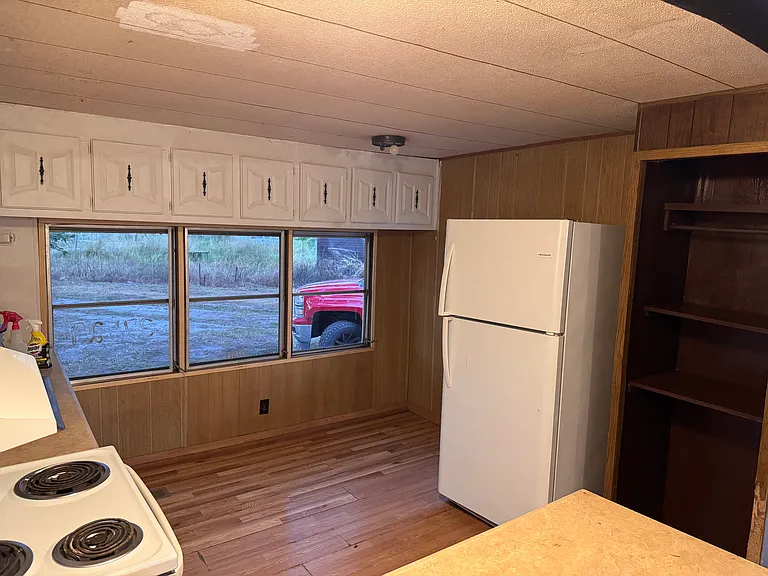 37529 Waverly Ave — Photo 3