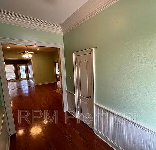 3995 Water Oak Dr — Photo 1