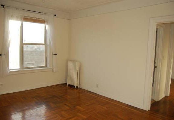 4th image of 45-08 40th St APT D52