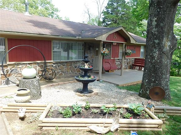 3rd image of 2911 E Blue Hill Dr