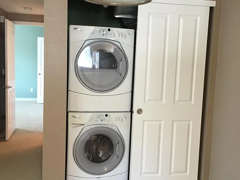 Laundry - washer/dryer