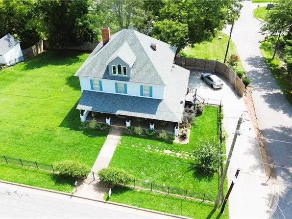 1202 Trogdon St, North Wilkesboro, NC 28659
