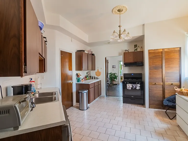 2811 N Lincoln Ave #AVENUE2L — Photo 6