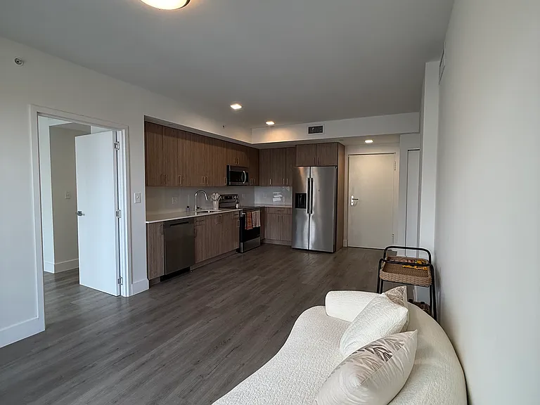 947 E 24th St #B — Photo 1