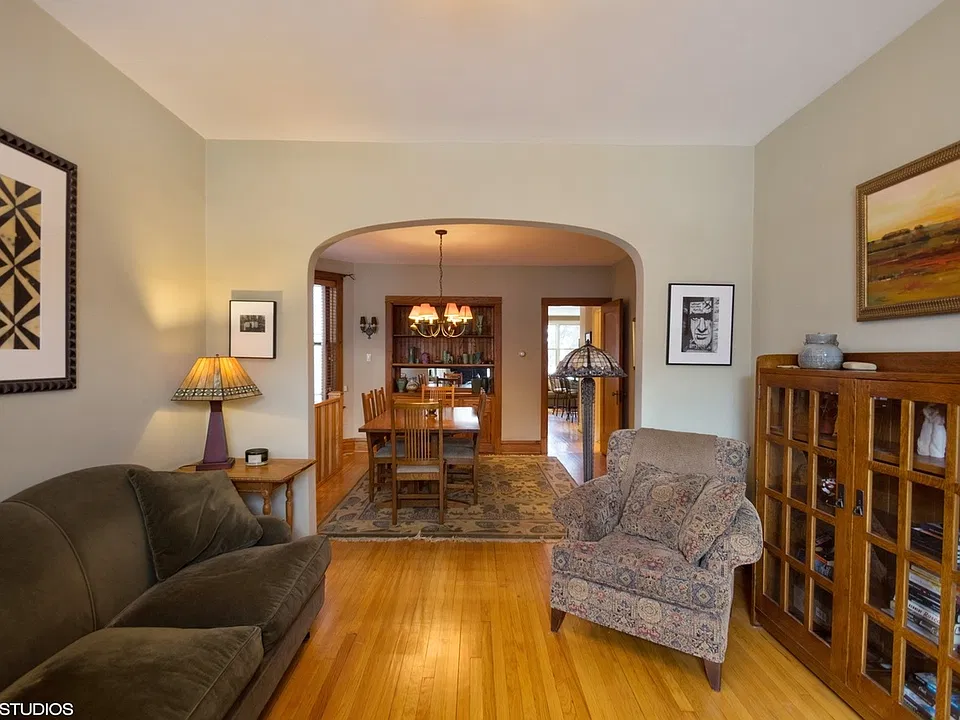3620 N Oakley Ave #1