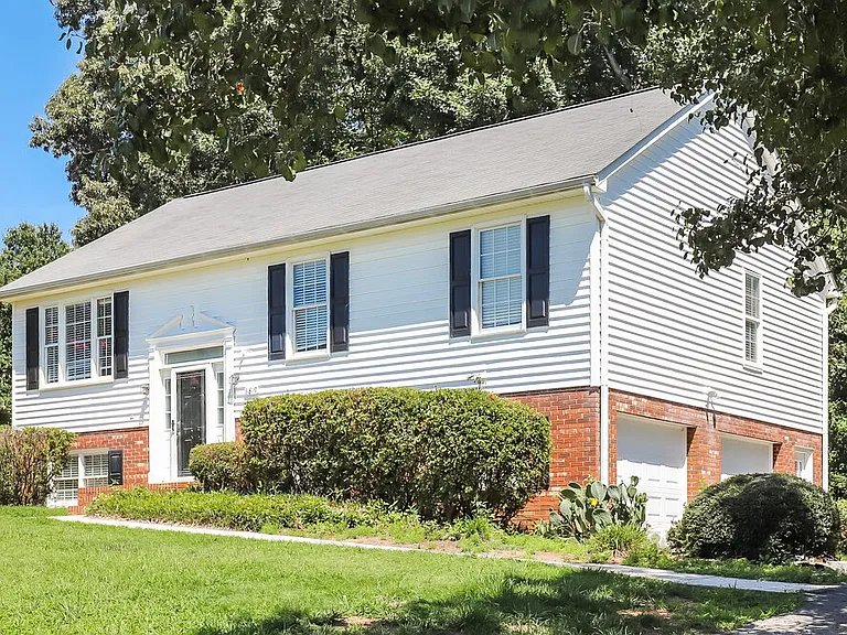 6819 Salem Quarter Rd — Photo 4