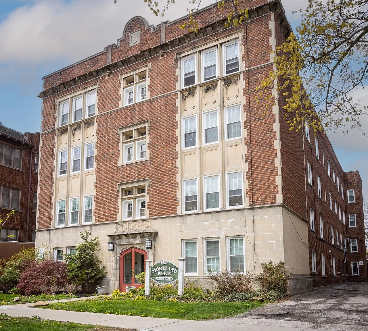 Moreland Place — Photo 2