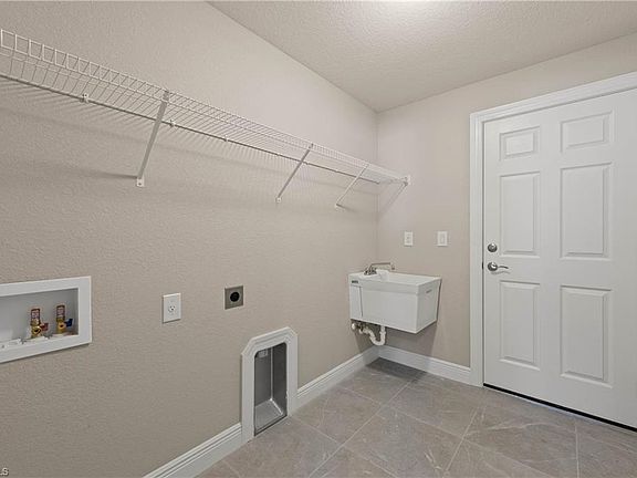 4th image of 1212 SW 32nd Ter