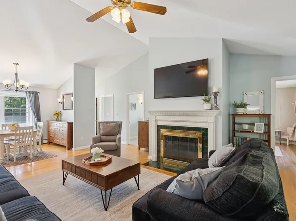 21 Parkside Drive, Biddeford, ME 04005