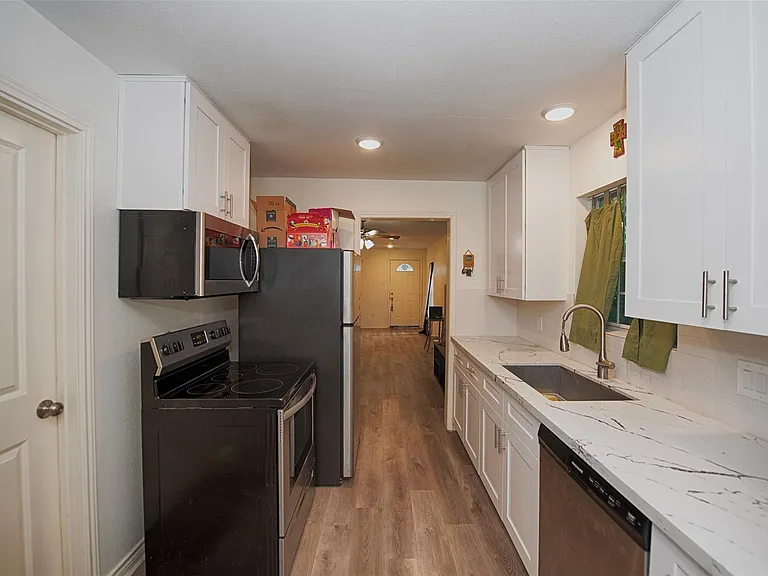 2802 Canfield St — Photo 14