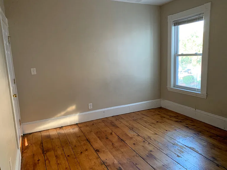 107 Linden St #2 — Photo 8