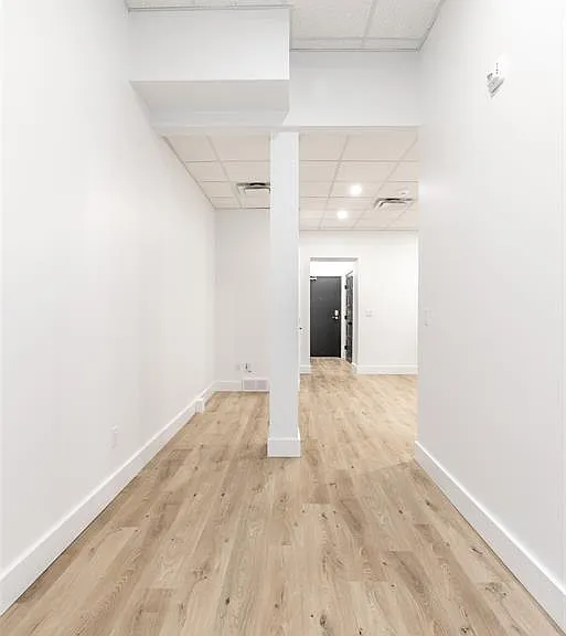 138 King St W #202 — Photo 16