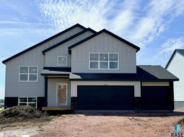 2209 E Alexa St, Brandon, SD 57005
