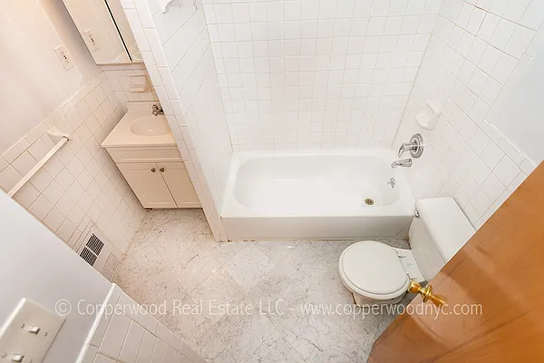 Rented by Copperwood Real Estate | media 9