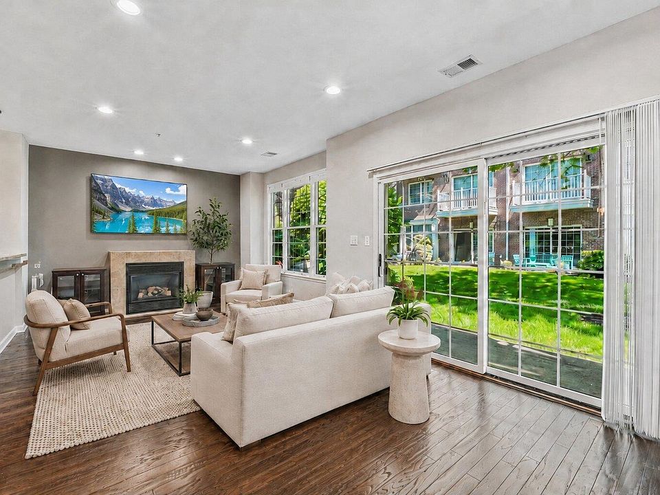 1st image of 102 Abbie Ct #102