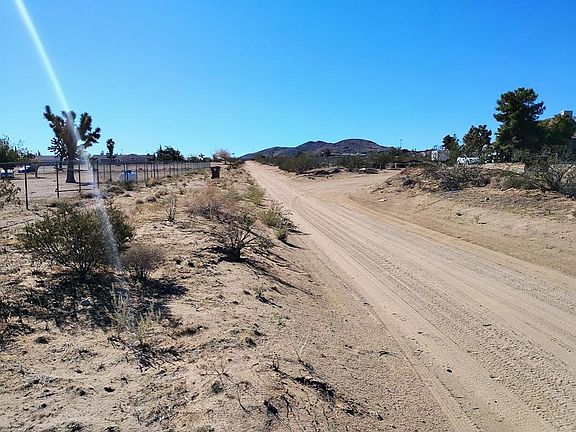 5th image of 565 N Inez Ave
