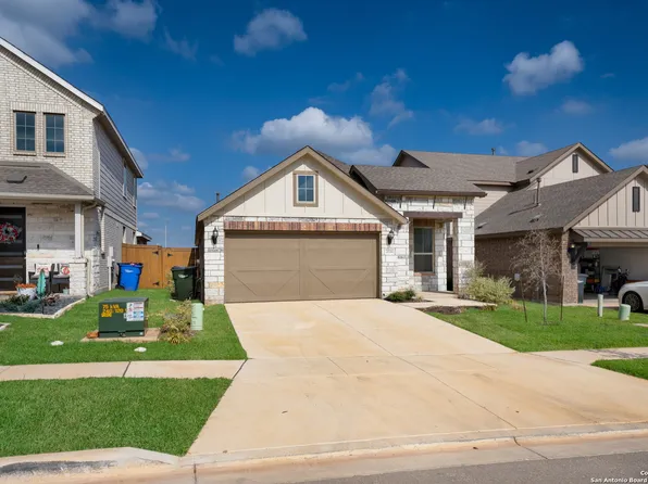 2026 Flametree, New Braunfels, TX 78132