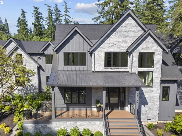 13800 Goodall Rd, Lake Oswego, OR 97034