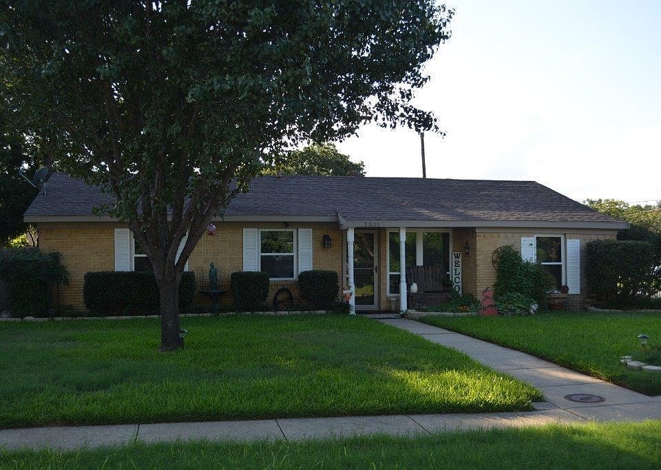 1st image of 1301 Douglas Dr