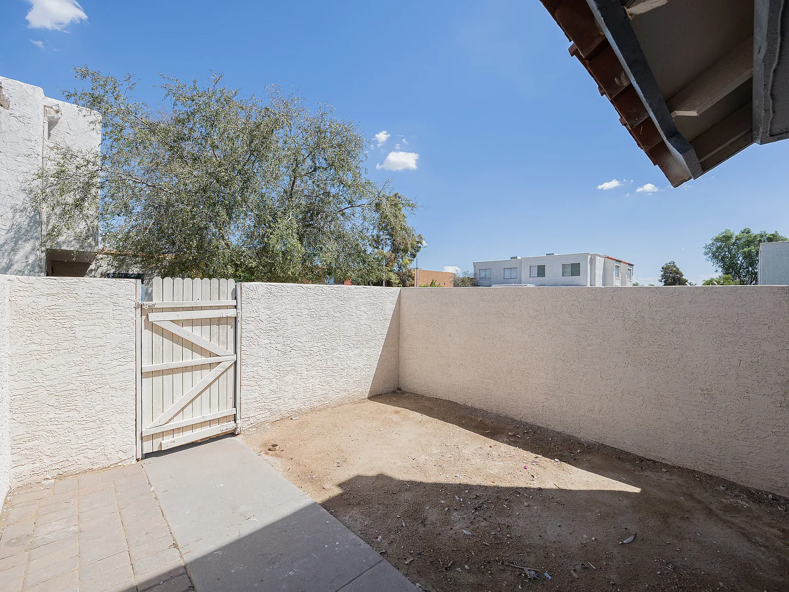 5246 N 42nd Ln, Phoenix Az — Photo 3