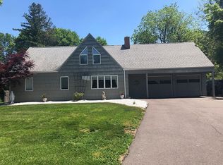1996 Manchester Rd, Glastonbury, CT 06033