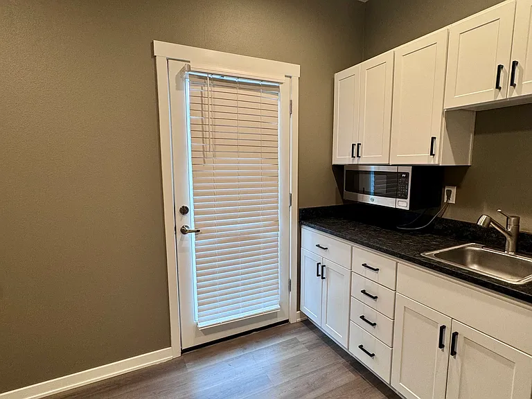 3316 Crawford St SE #100 — Photo 3