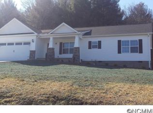 341 High Ridge Dr, Mills River, NC 28759