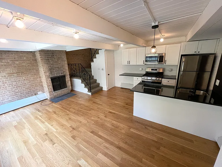 4855 N Hermitage Ave #7 — Photo 2