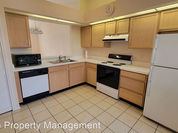 3rd image of 14573 Laguna Beach Cir