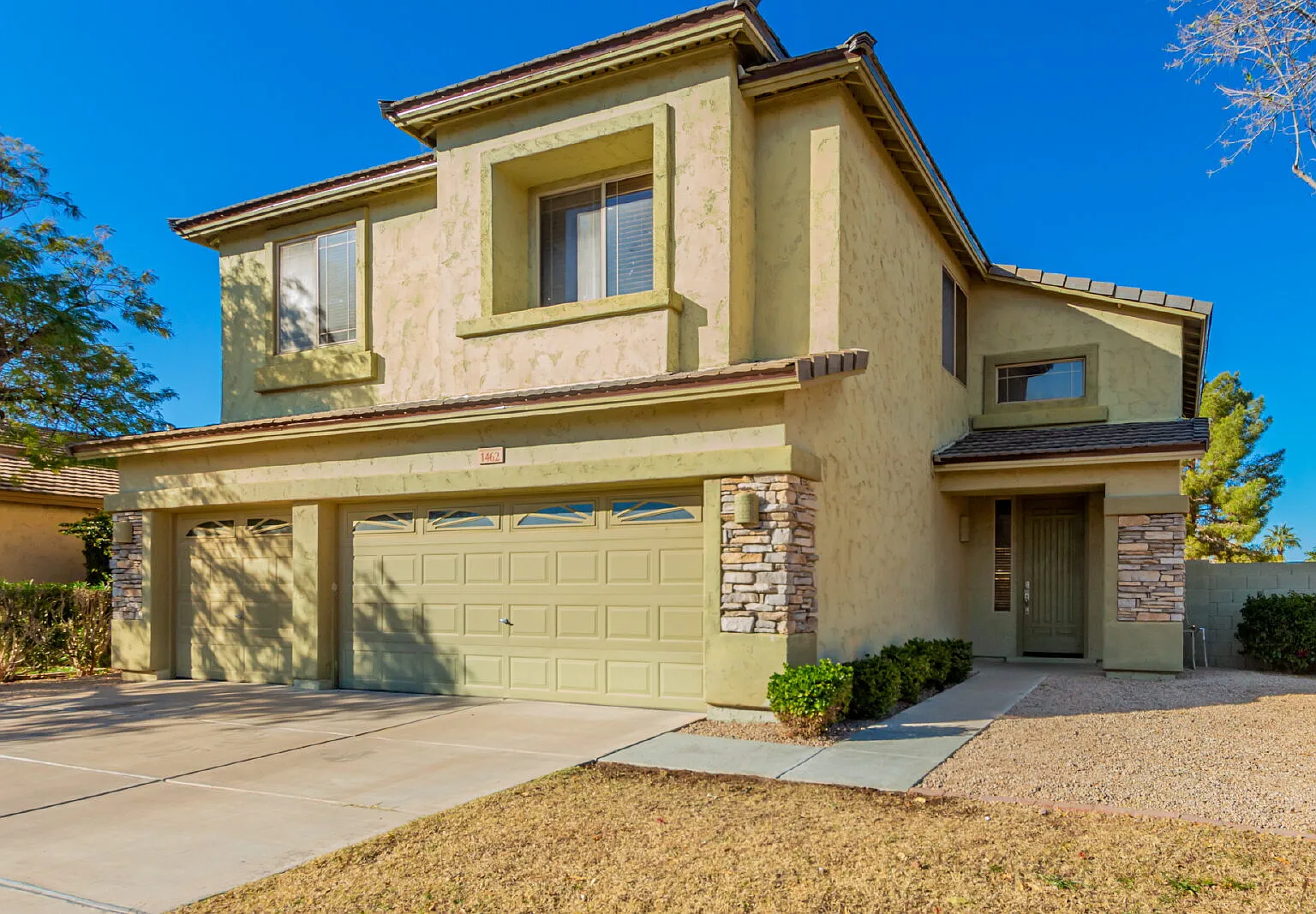 1462 W Roadrunner Dr — Photo 1