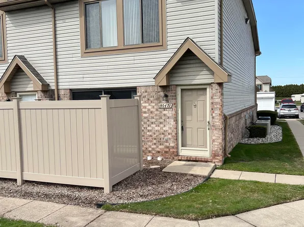 50471 Bay Run N, Chesterfield, MI 48047