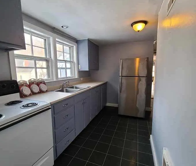 36 Park St #3 — Photo 3