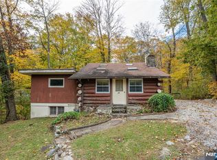 20 Torne Mountain Rd, West Milford, NJ 07480