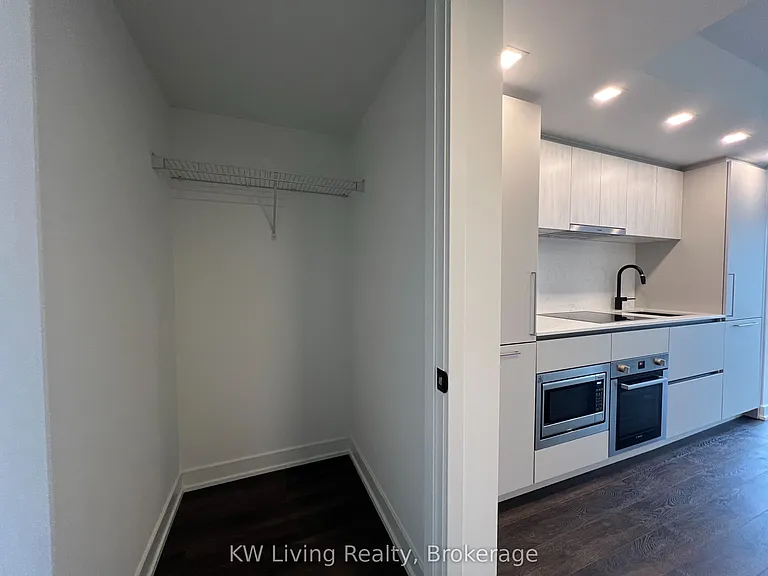 609 Sherbourne St #709 — Photo 16