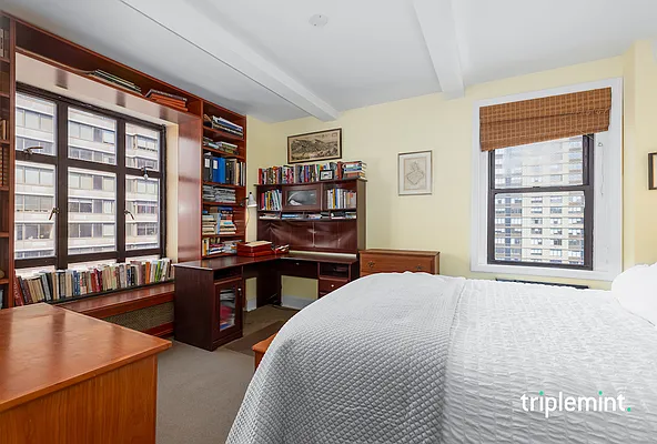 Sold by Triplemint | media 15