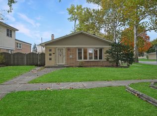 5440 Oak Center Dr, Oak Lawn, IL