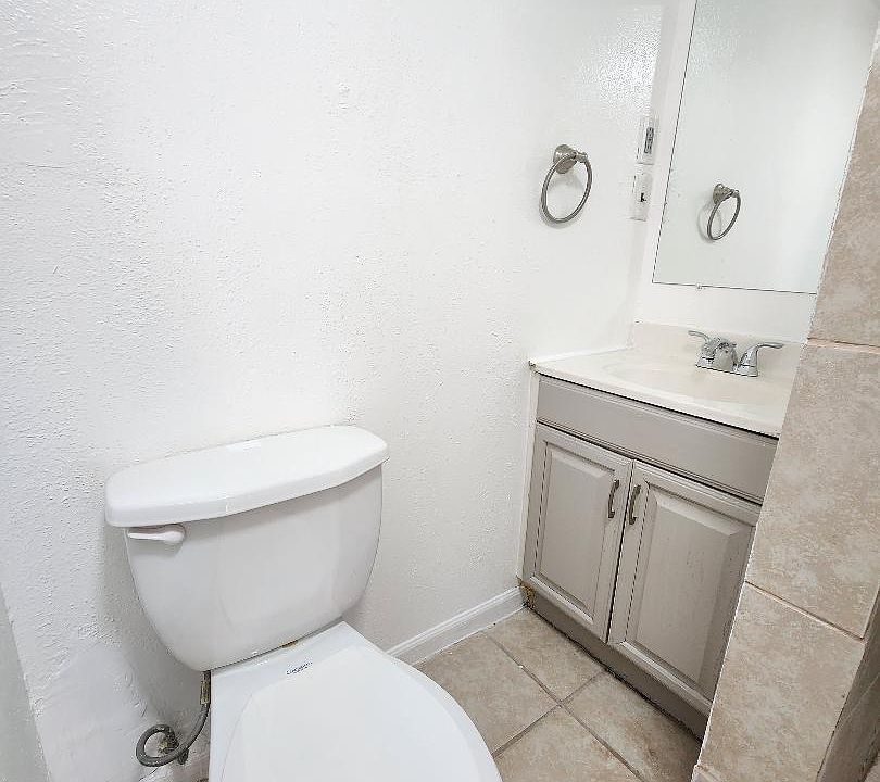 1st image of 2712 Sea Breeze Dr