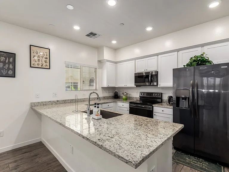2720 S Decatur Dr #102 — Photo 11