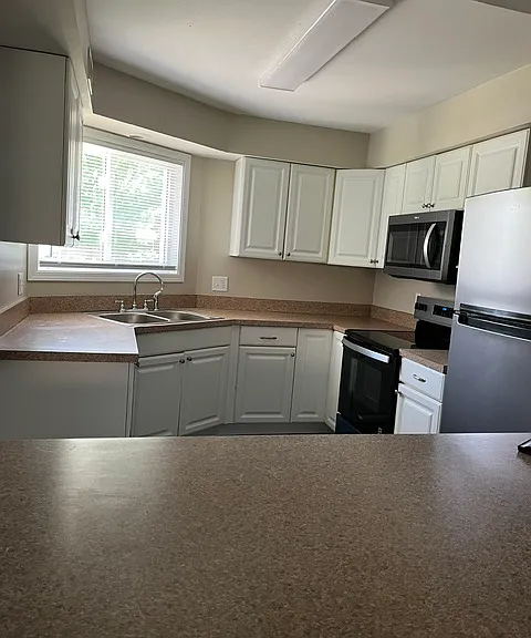 1189 Carrousel Dr E — Photo 4