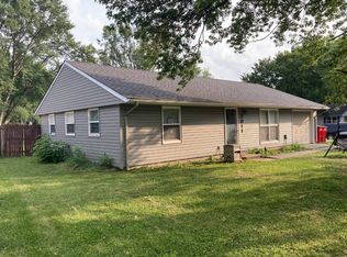 3011 W John St, Champaign, IL 61821