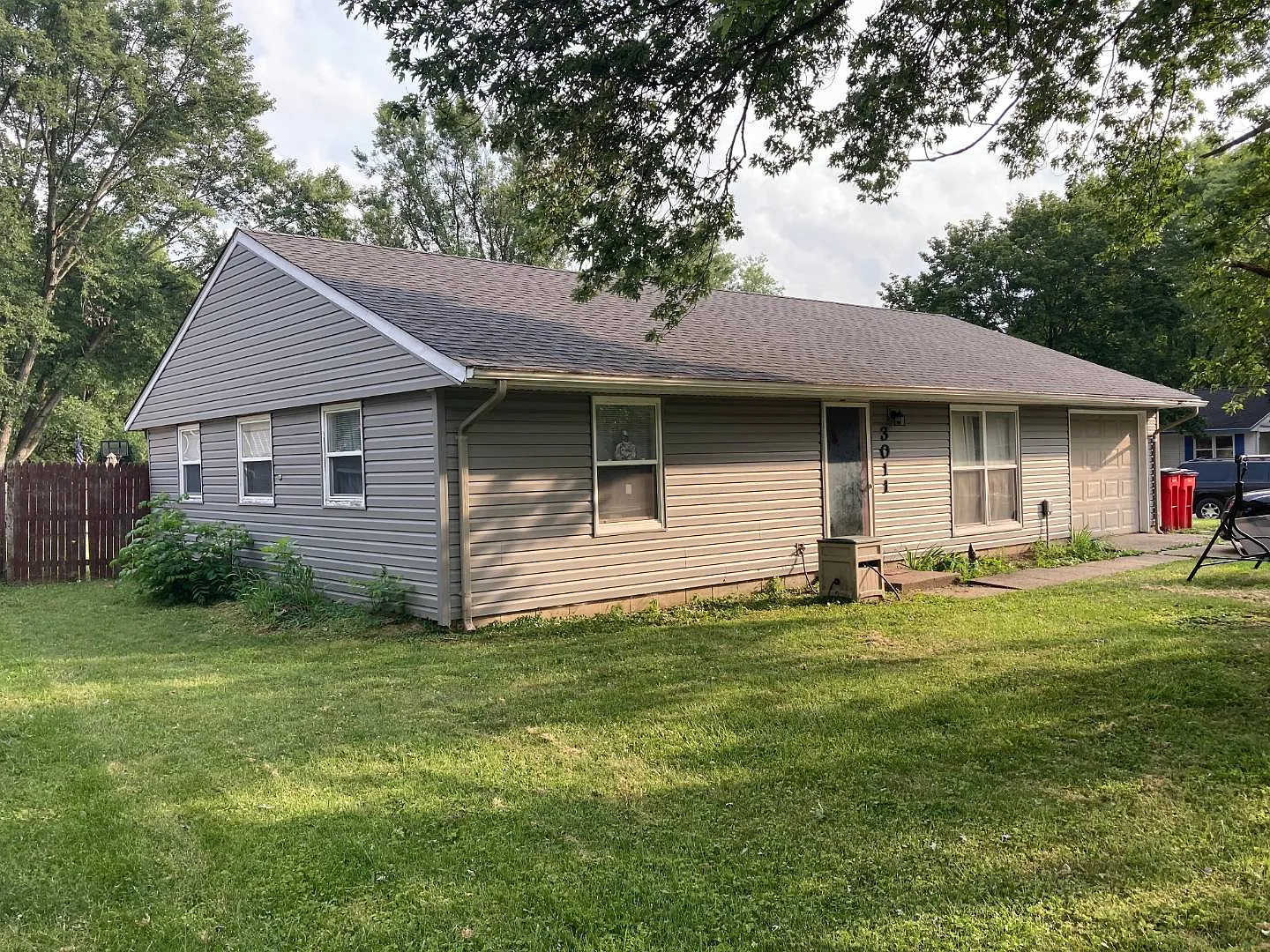 3011 W John St photo 1